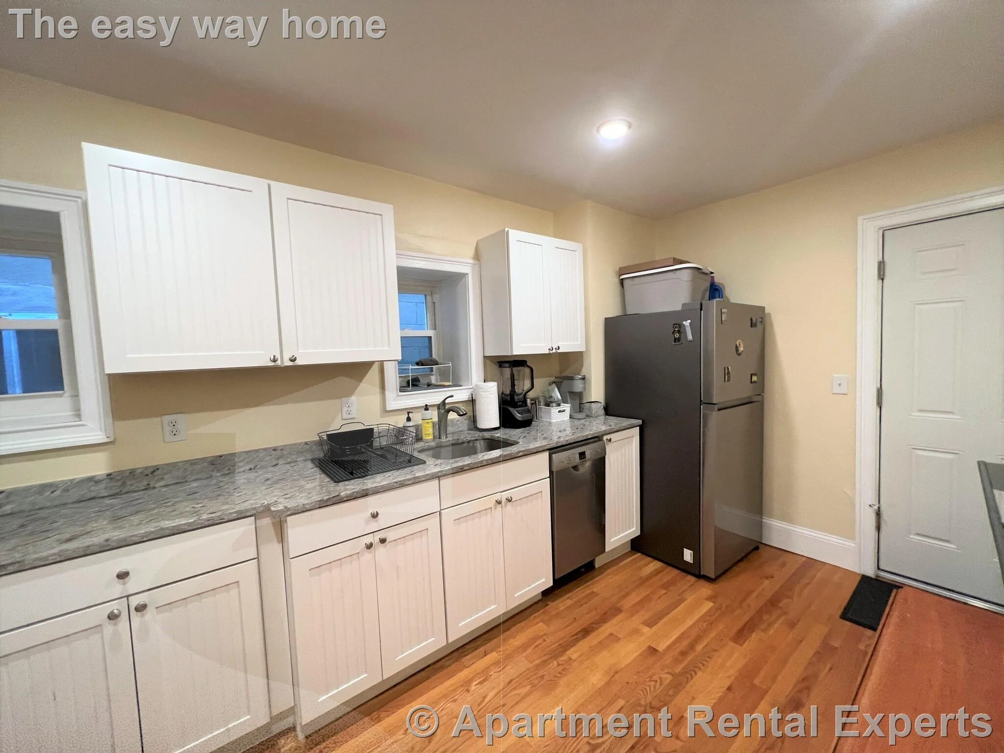 2 bed, 1 bath apartment for rent at 41 Cross St, East Somerville — photo 2 of 12
