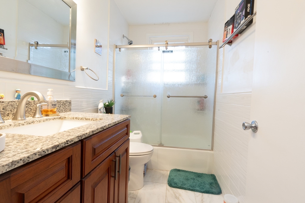 2 bed, 1 bath apartment for rent at 41 Davis Ave Unit 4, Norwood — photo 5 of 11