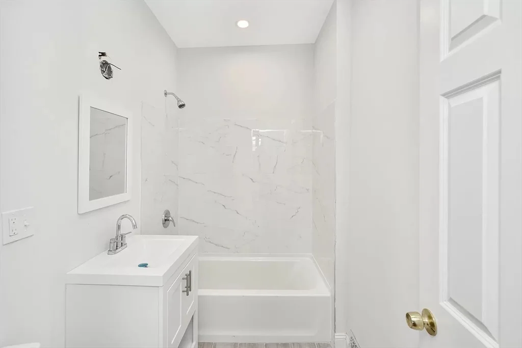 4 bed, 2 bath apartment for rent at 41 Dix St Unit 2, Dorchester — photo 10 of 19