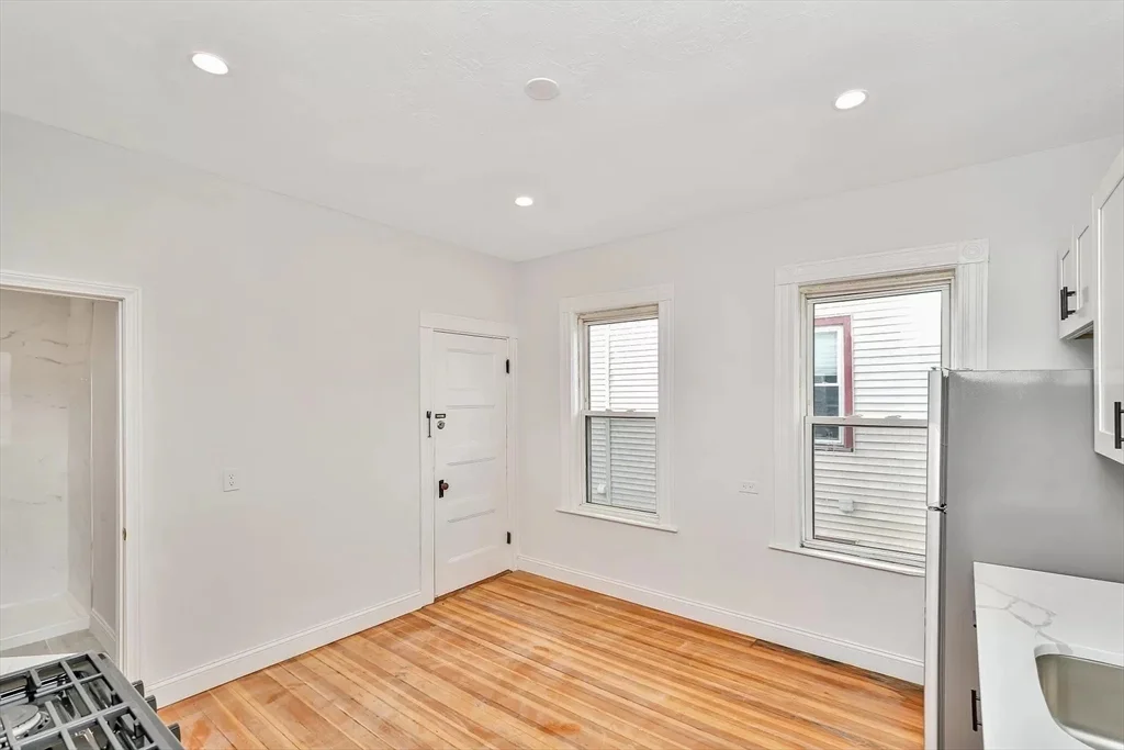 4 bed, 2 bath apartment for rent at 41 Dix St Unit 2, Dorchester — photo 9 of 19