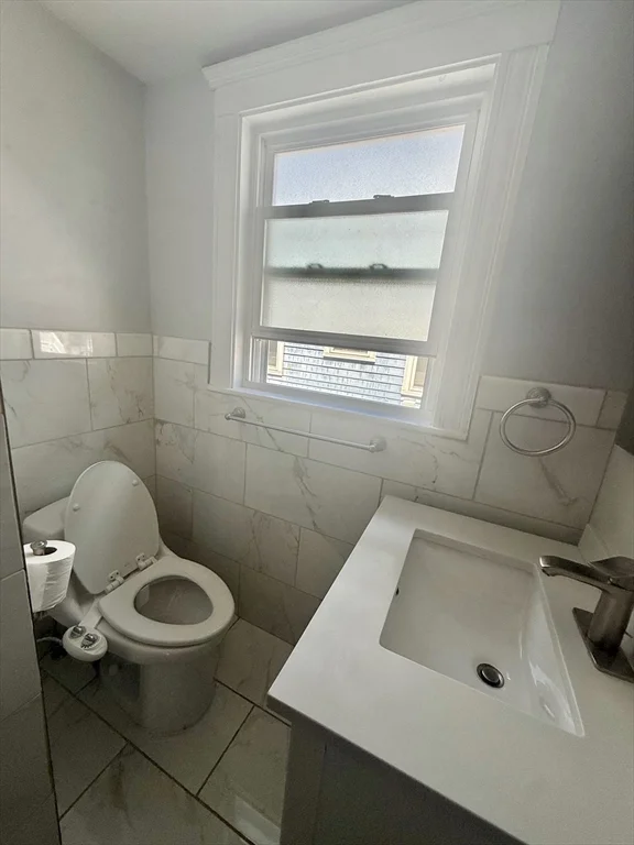 2 bed, 1 bath apartment for rent at 41 Dunbar Ave Unit 1, Glenwood — photo 33 of 42