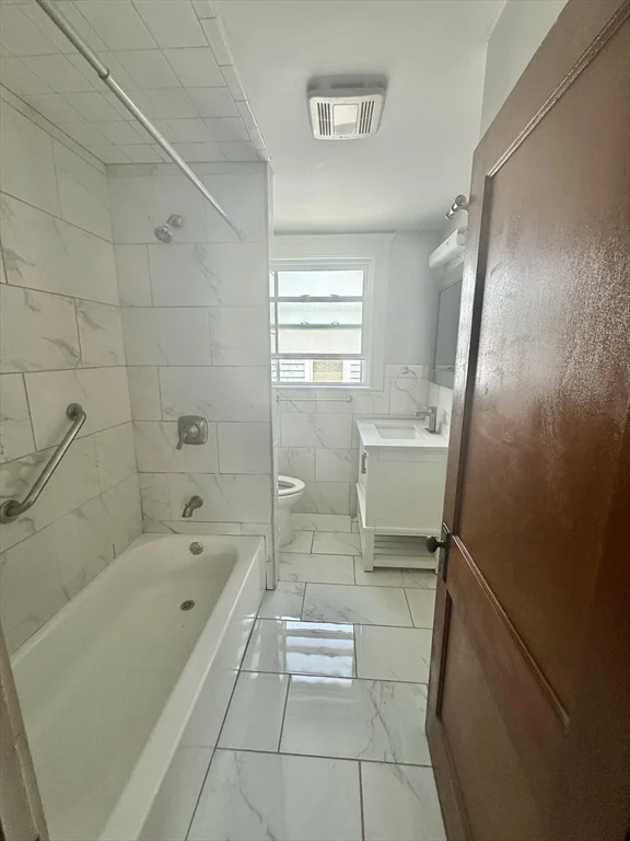 2 bed, 1 bath apartment for rent at 41 Dunbar Ave Unit 1, Glenwood — photo 34 of 42