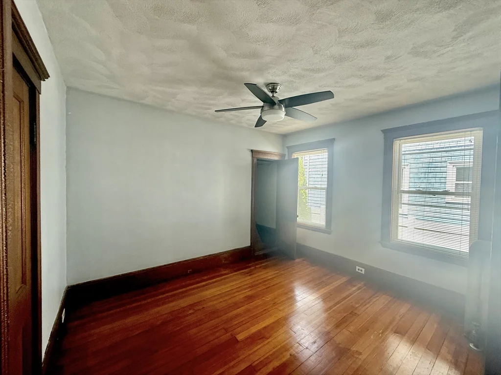 2 bed, 1 bath apartment for rent at 41 Dunbar Ave Unit 1, Glenwood — photo 30 of 42
