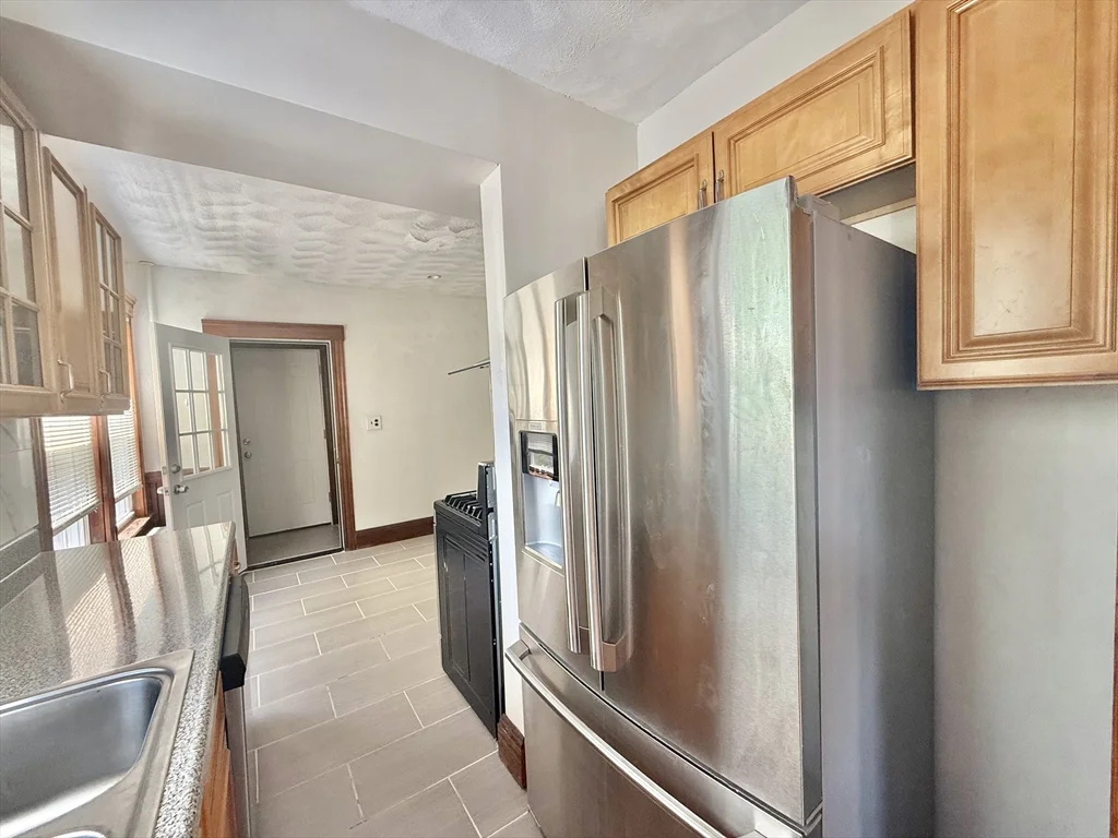 2 bed, 1 bath apartment for rent at 41 Dunbar Ave Unit 1, Glenwood — photo 12 of 42