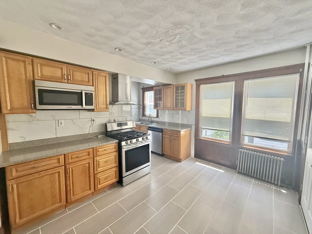 2 bed, 1 bath apartment for rent at 41 Dunbar Ave Unit 1, Glenwood — photo 8 of 42
