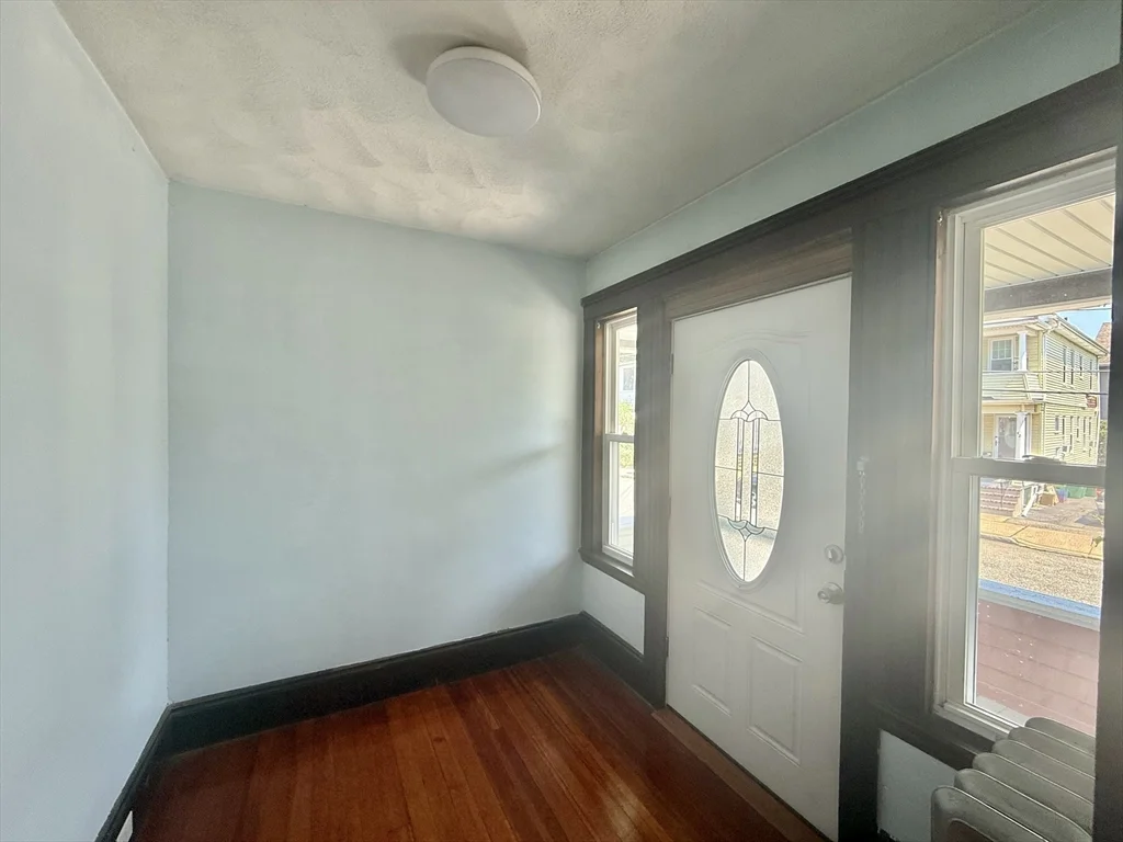 2 bed, 1 bath apartment for rent at 41 Dunbar Ave Unit 1, Glenwood — photo 25 of 42