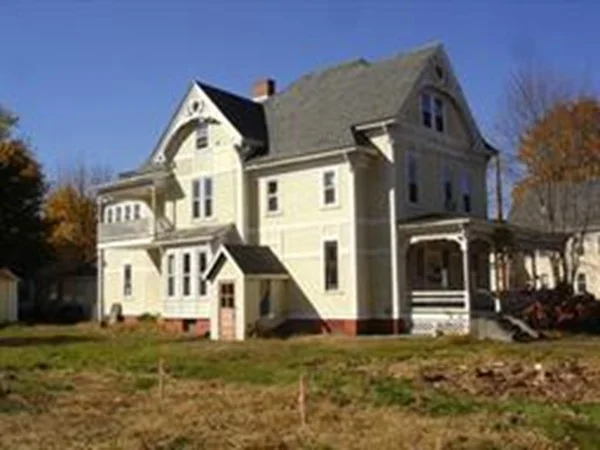 1 bed, 1 bath apartment for rent at 41 East Main St Unit 3, Ayer