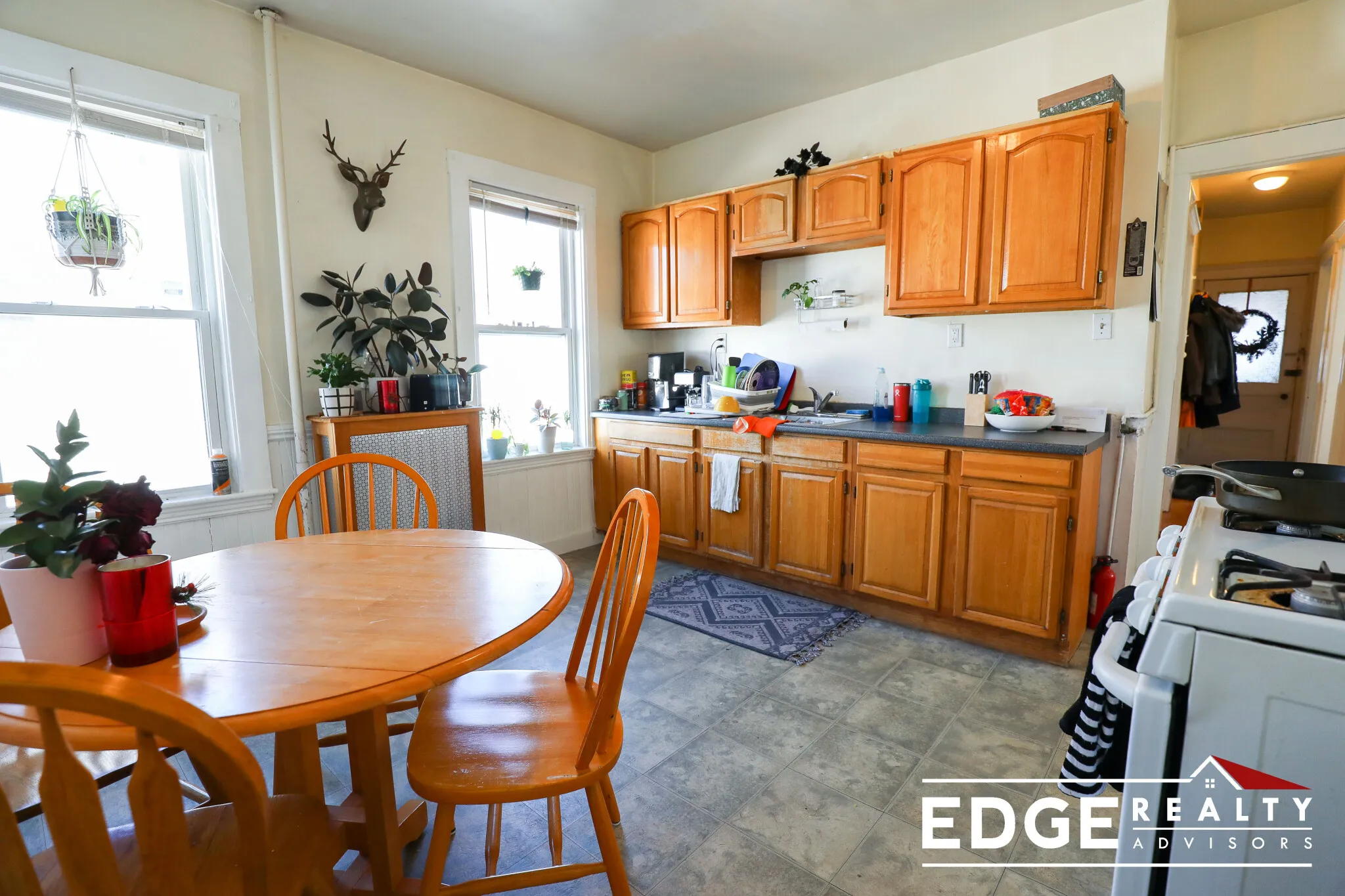 3 bed, 1 bath apartment for rent at 41 Easton St Unit 2, Allston — photo 1 of 8