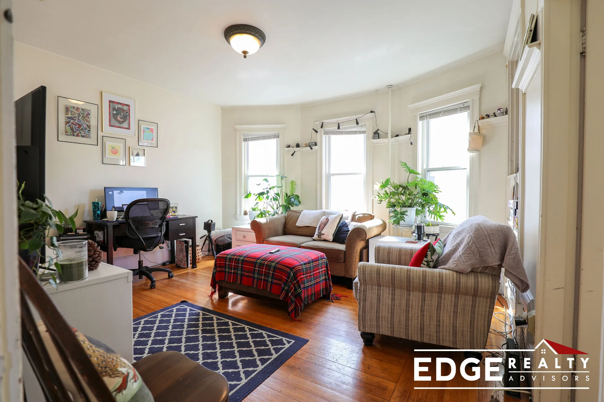 3 bed, 1 bath apartment for rent at 41 Easton St Unit 2, Allston — photo 2 of 8