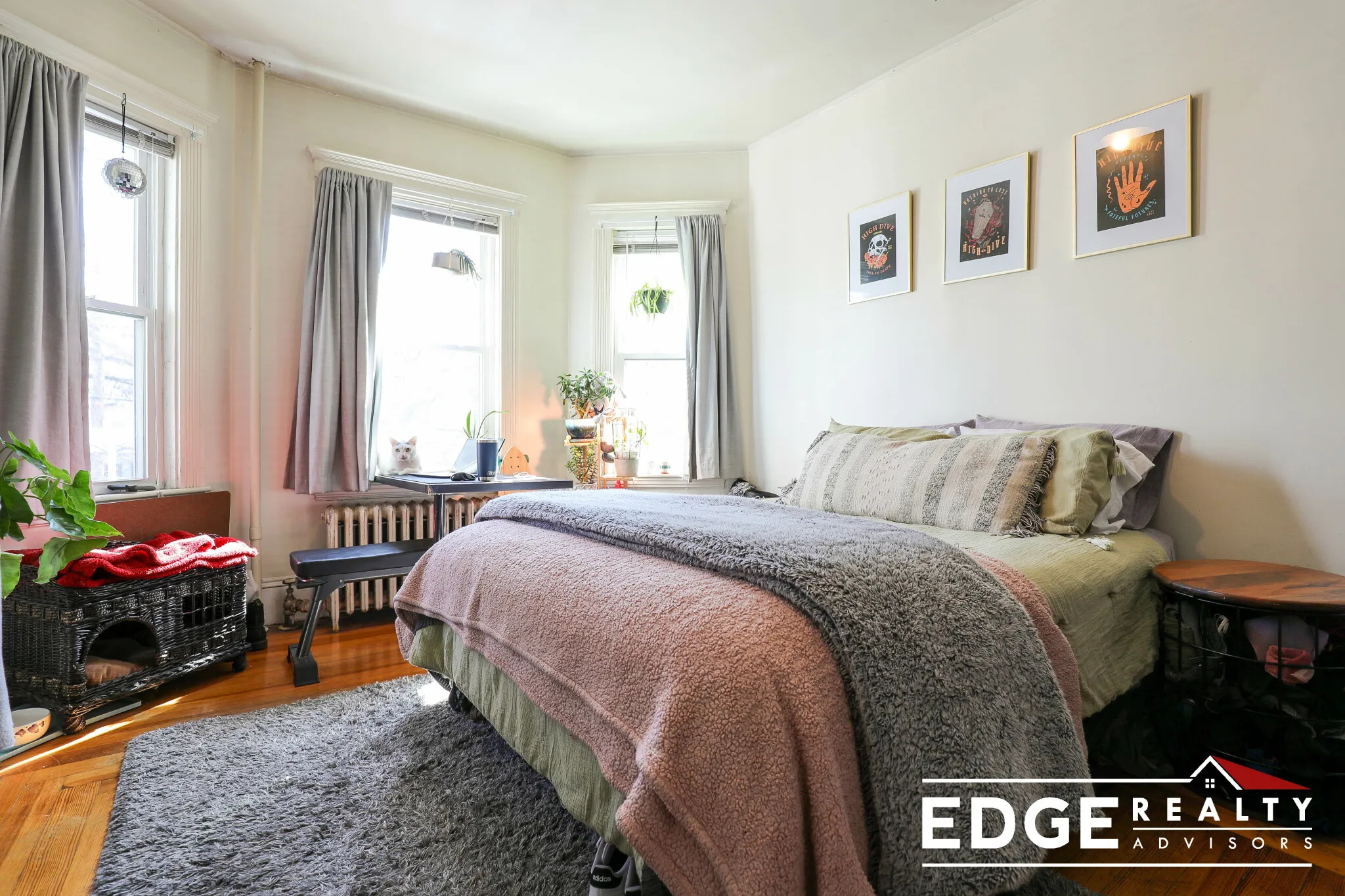 3 bed, 1 bath apartment for rent at 41 Easton St Unit 2, Allston — photo 4 of 8
