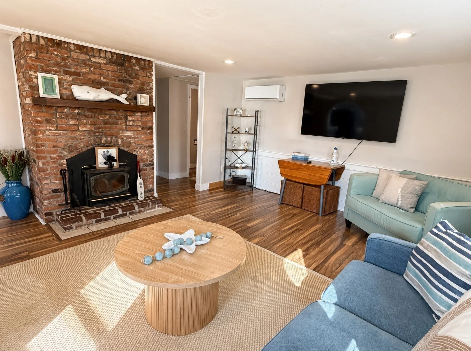 3 bed, 1 bath apartment for rent at 41 Edwards Ave, Dennis — photo 2 of 20