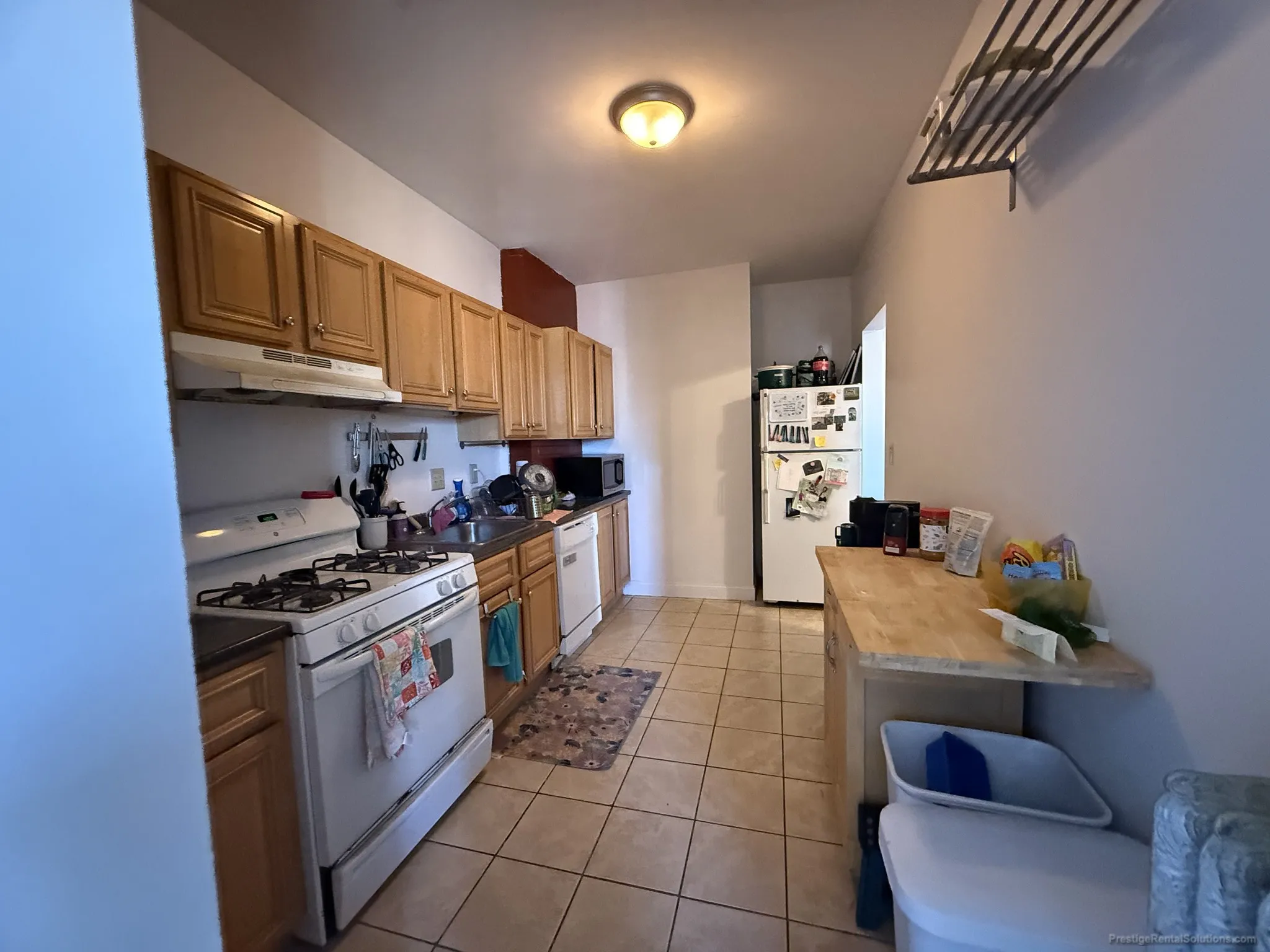 4 bed, 2 bath apartment for rent at 41 Egremont Rd Unit 3, Brighton — photo 6 of 17