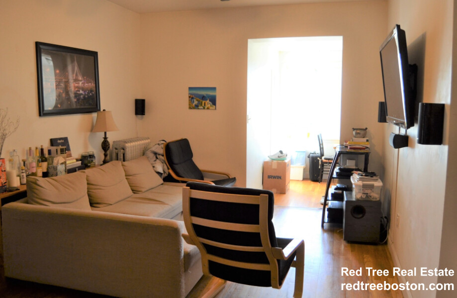 4 bed, 2 bath apartment for rent at 41 Egremont Rd Unit 4, Brighton — photo 5 of 14