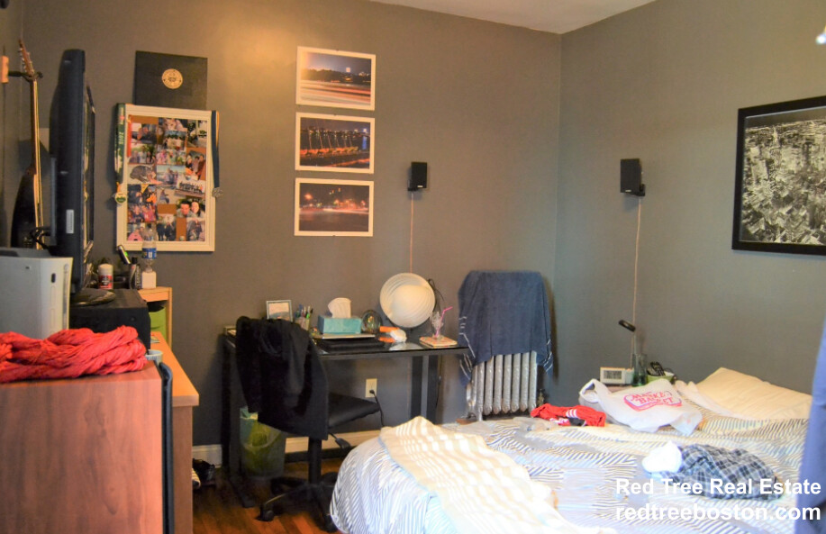 4 bed, 2 bath apartment for rent at 41 Egremont Rd Unit 4, Brighton — photo 11 of 14