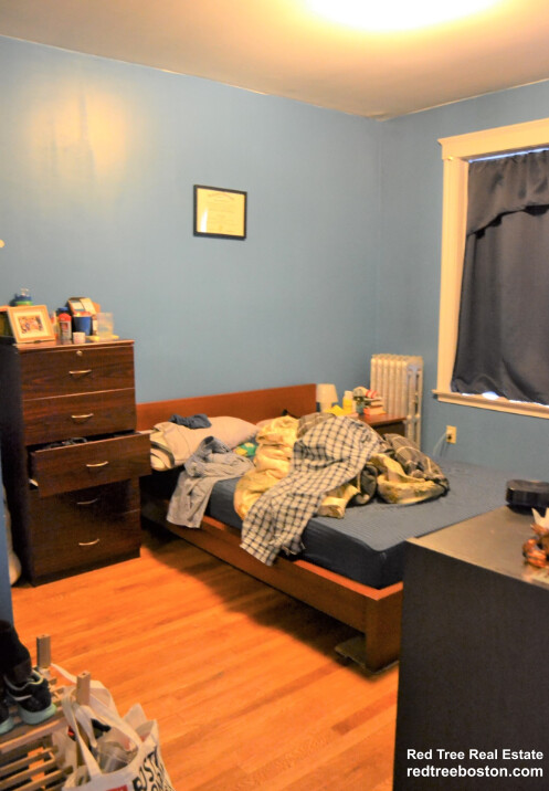 4 bed, 2 bath apartment for rent at 41 Egremont Rd Unit 4, Brighton — photo 10 of 14
