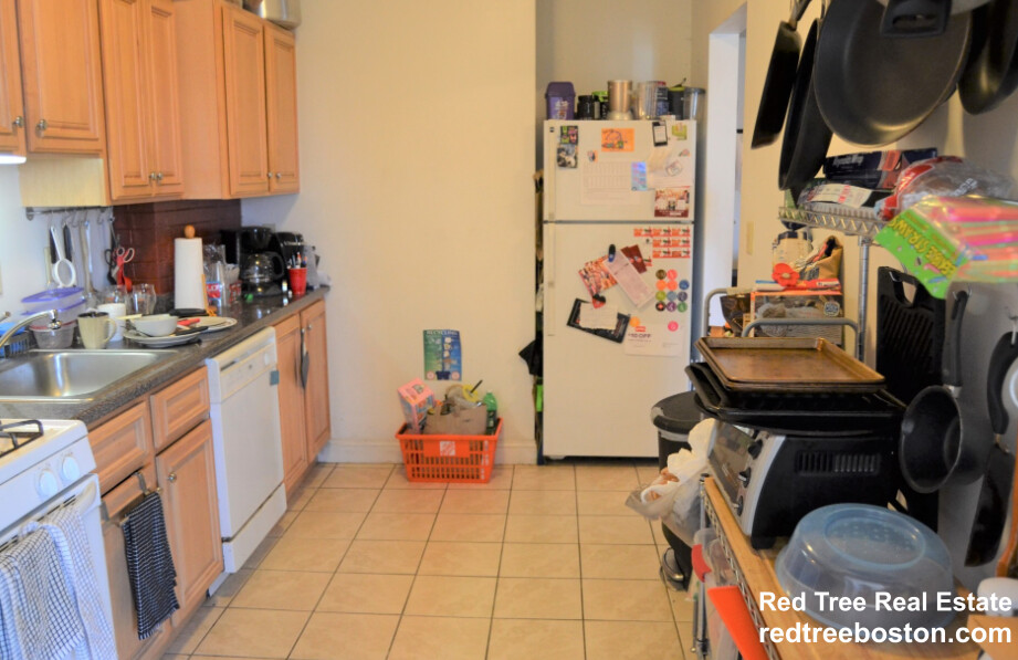 4 bed, 2 bath apartment for rent at 41 Egremont Rd Unit 4, Brighton