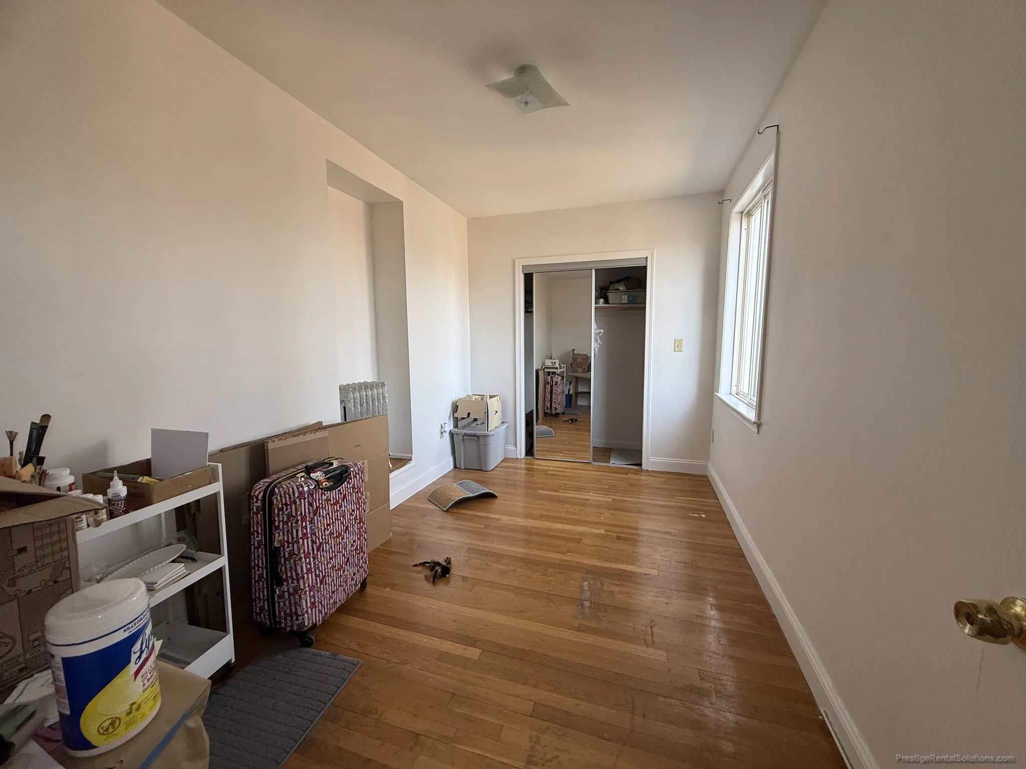 4 bed, 2 bath apartment for rent at 41 Egremont Rd Unit 5, Brighton — photo 3 of 16