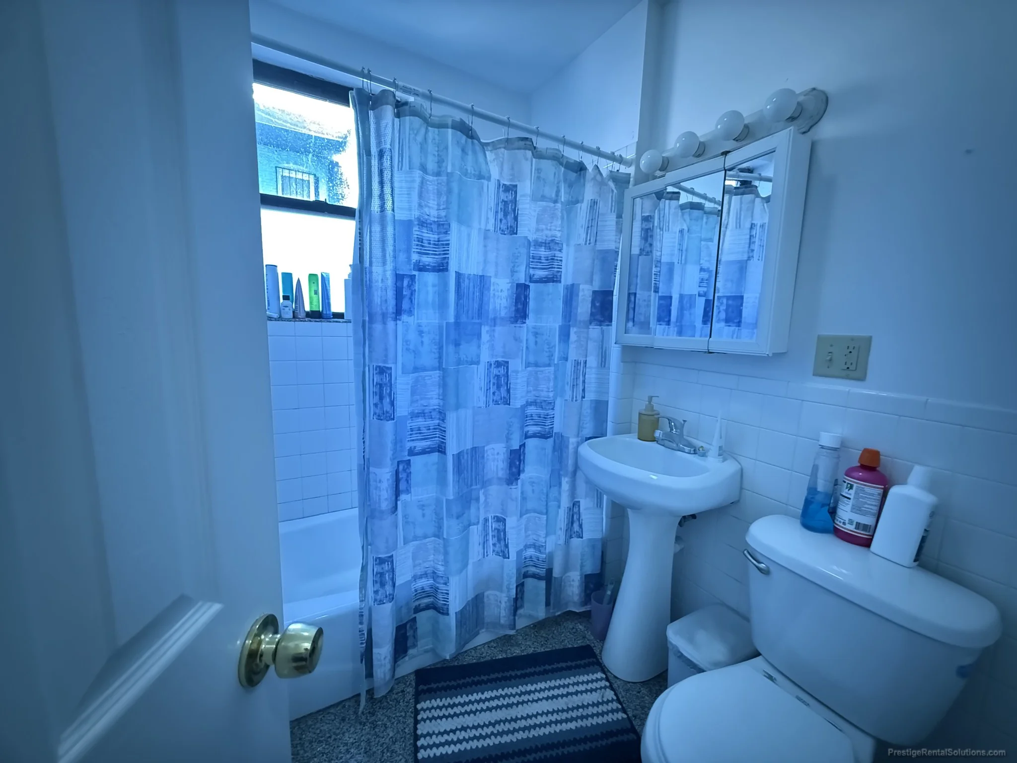 4 bed, 2 bath apartment for rent at 41 Egremont Rd Unit 5, Brighton — photo 14 of 16