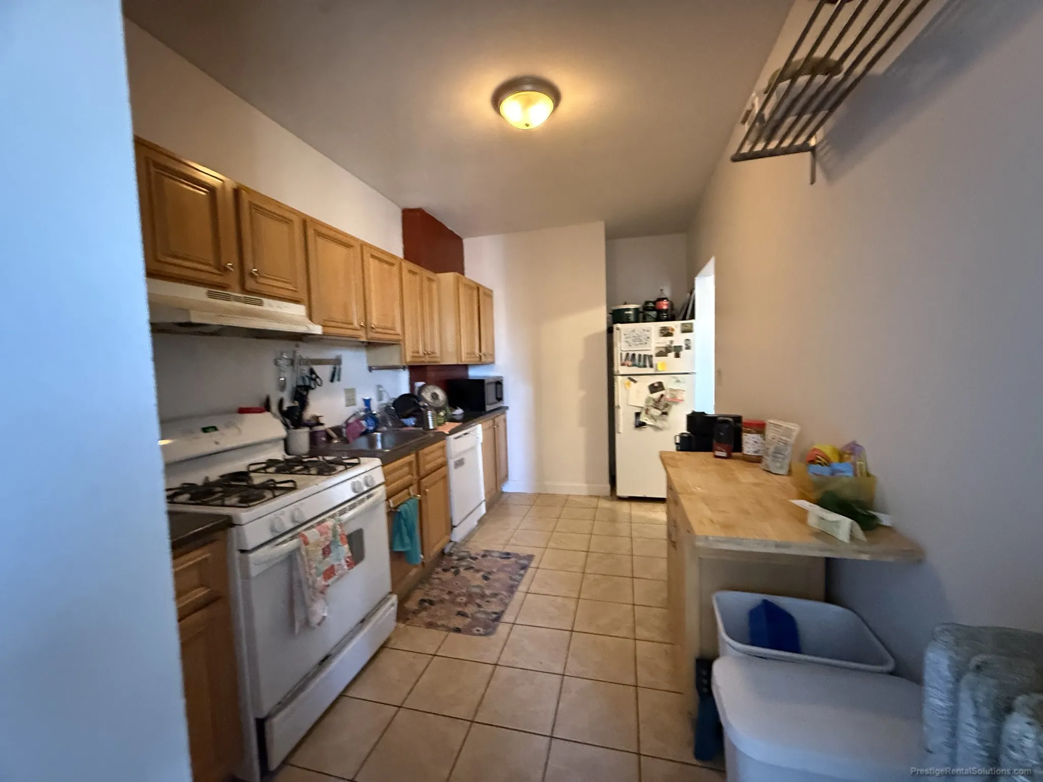 4 bed, 2 bath apartment for rent at 41 Egremont Rd Unit 5, Brighton — photo 5 of 16