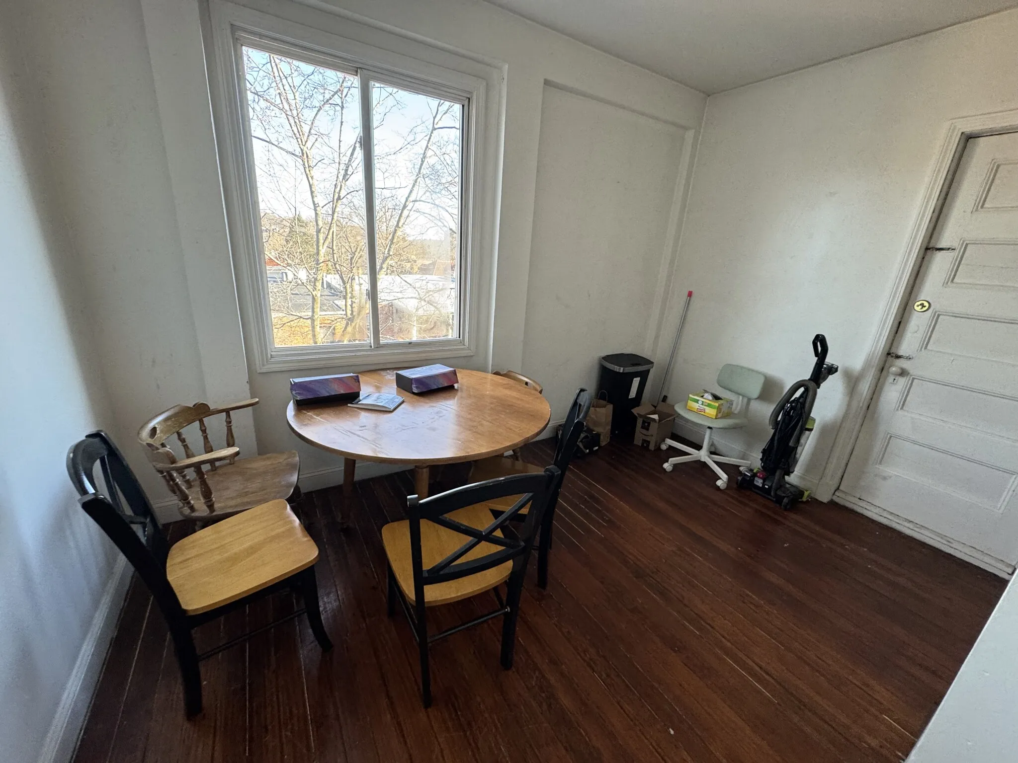 5 bed, 2 bath apartment for rent at 41 Egremont Rd Unit 6, Brighton — photo 23 of 37