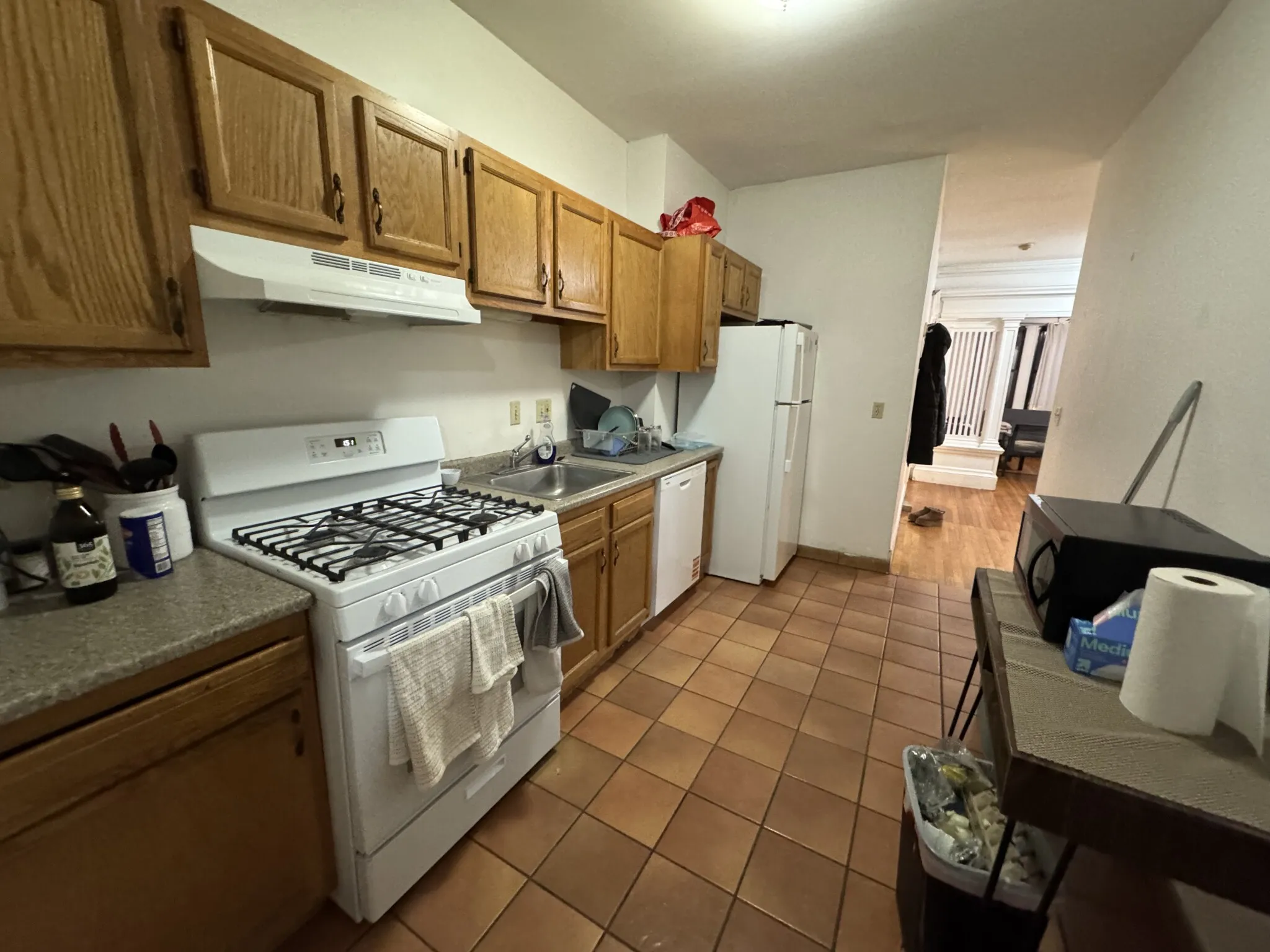 5 bed, 2 bath apartment for rent at 41 Egremont Rd Unit 6, Brighton — photo 5 of 37