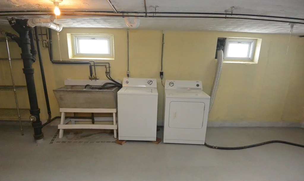 3 bed, 2 bath apartment for rent at 41 Eldred Unit n/a, Lexington — photo 11 of 13