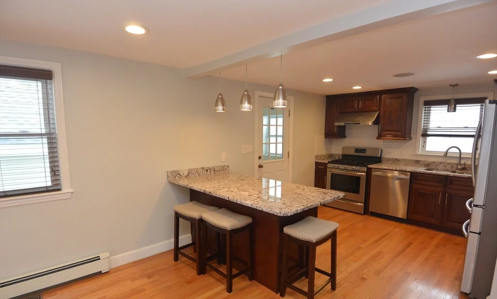 3 bed, 2 bath apartment for rent at 41 Eldred Unit n/a, Lexington — photo 2 of 13