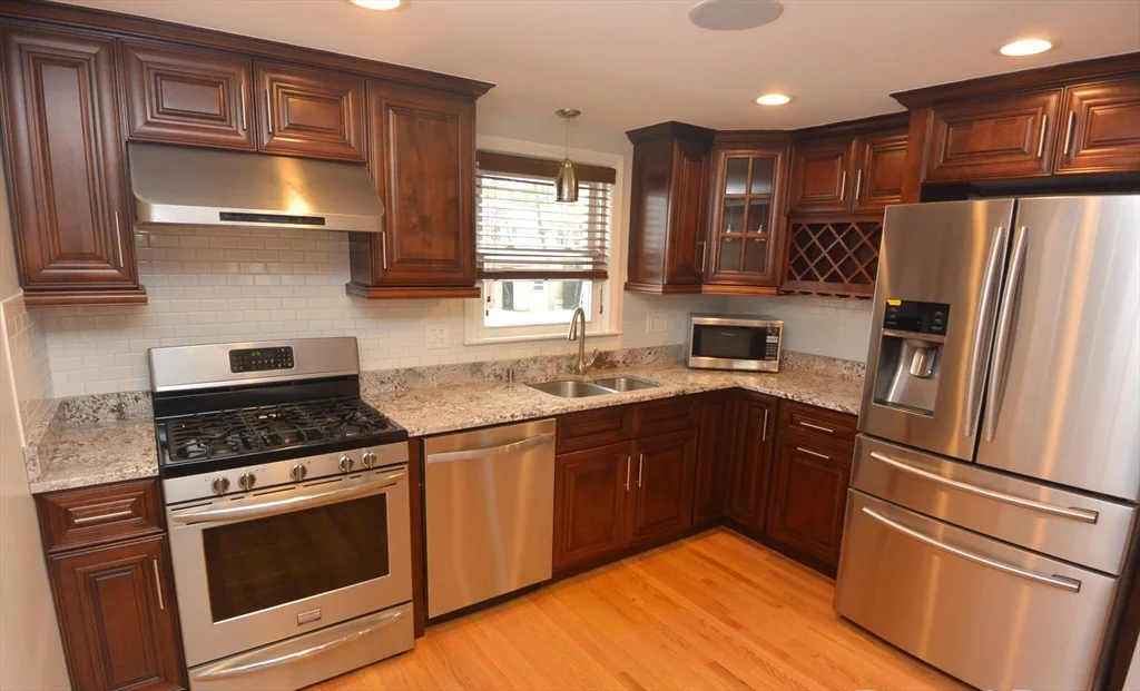 3 bed, 2 bath apartment for rent at 41 Eldred Unit n/a, Lexington — photo 1 of 13