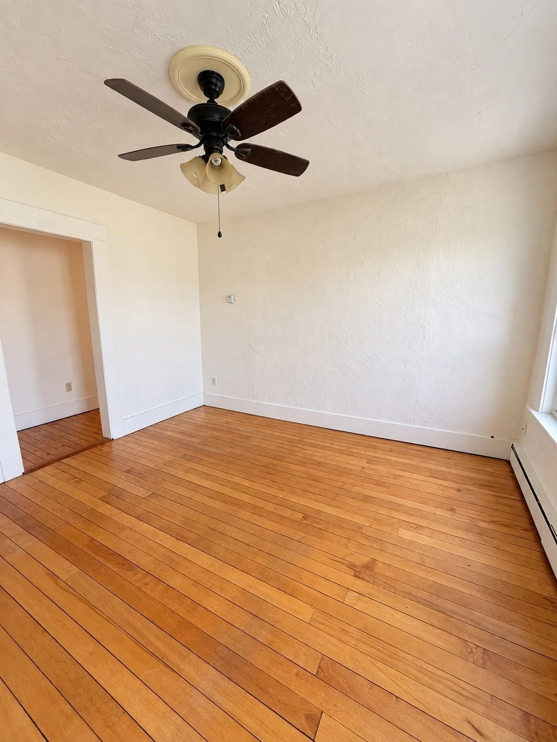 3 bed, 1 bath apartment for rent at 41 Emory St Unit 2, Attleboro — photo 3 of 4