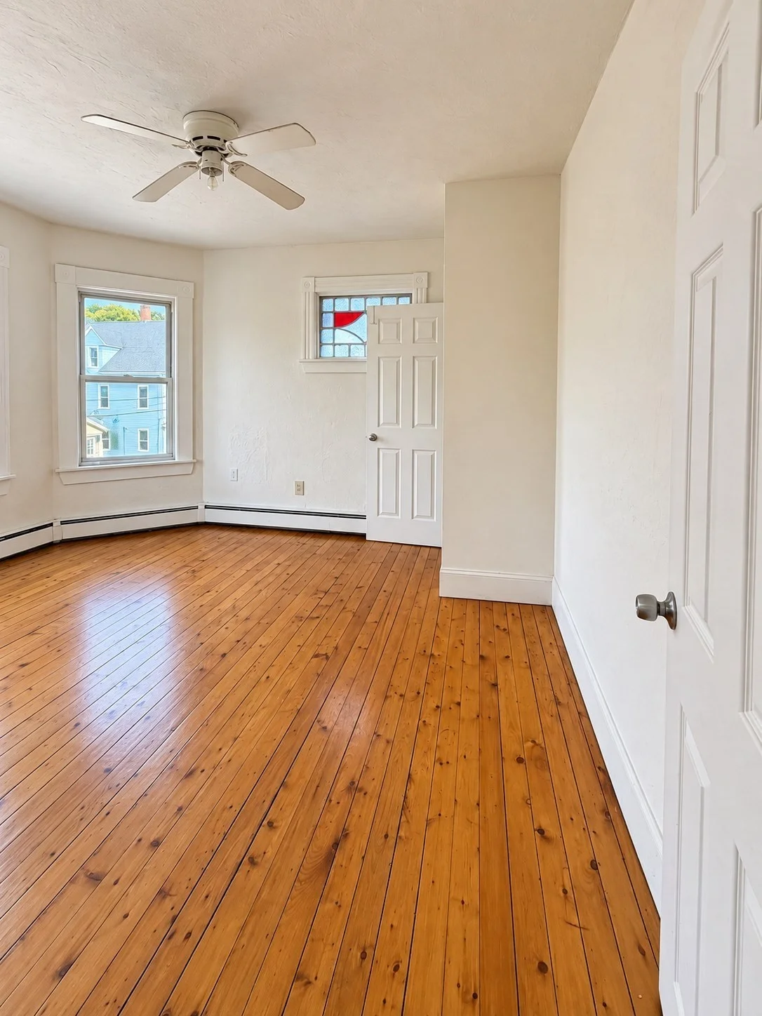 3 bed, 1 bath apartment for rent at 41 Emory St Unit 2, Attleboro — photo 2 of 4