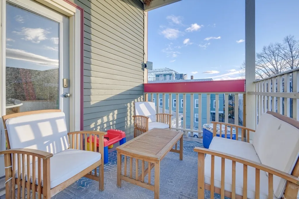 3 bed, 2 bath apartment for rent at 41 Farragut Rd Unit 3, South Boston — photo 33 of 42