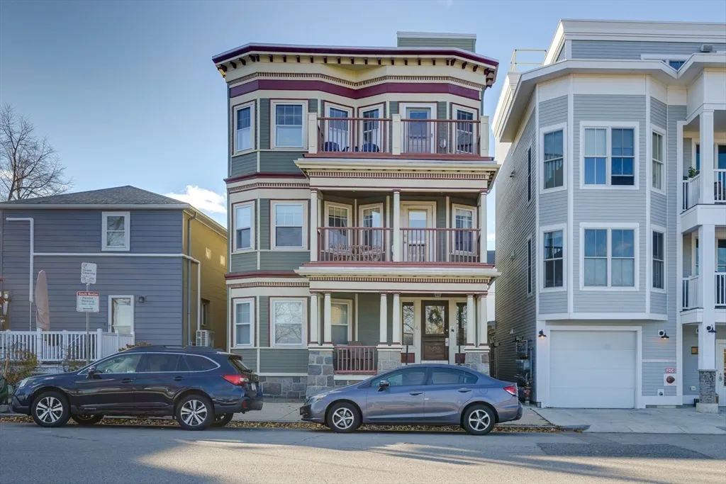 3 bed, 2 bath apartment for rent at 41 Farragut Rd Unit 3, South Boston — photo 3 of 42