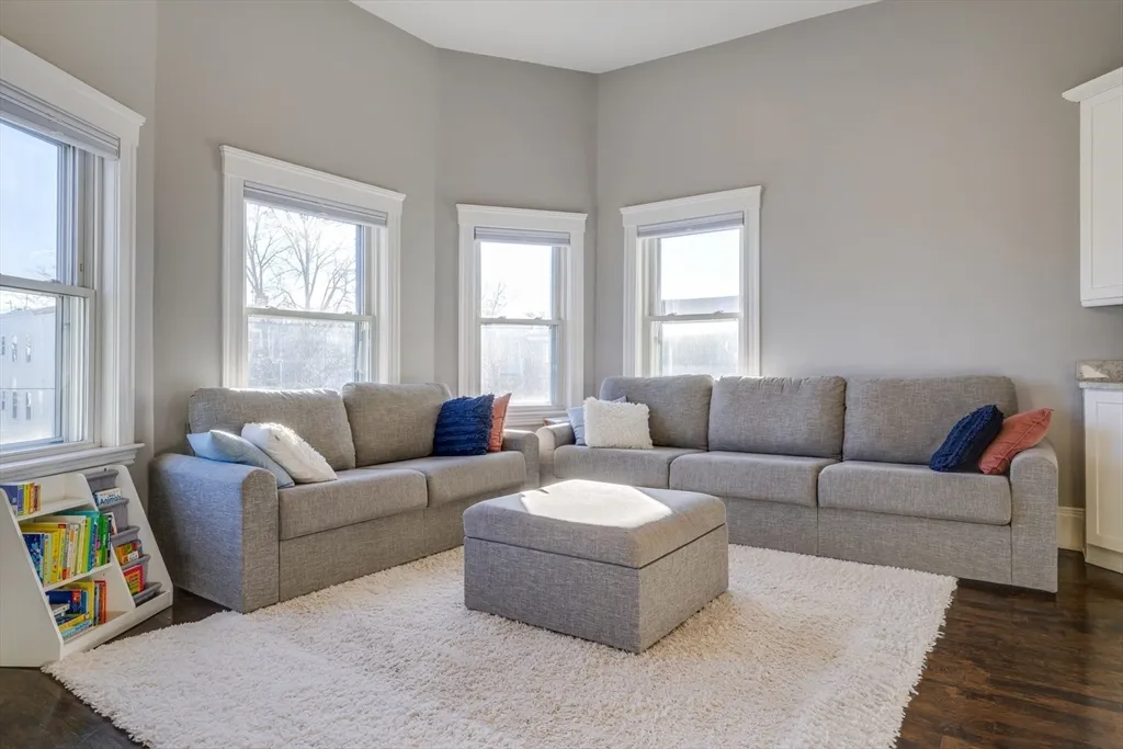 3 bed, 2 bath apartment for rent at 41 Farragut Rd Unit 3, South Boston — photo 14 of 42