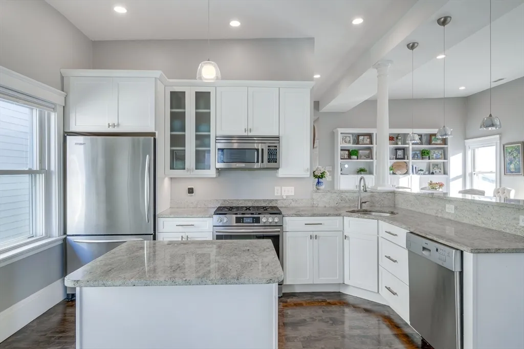 3 bed, 2 bath apartment for rent at 41 Farragut Rd Unit 3, South Boston — photo 7 of 42