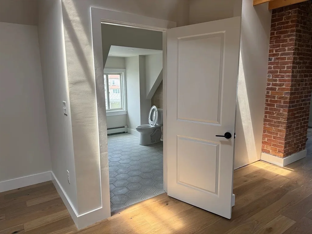 Studio bed, 1 bath apartment for rent at 41 Fernwood Ave Unit 3, Revere — photo 4 of 11