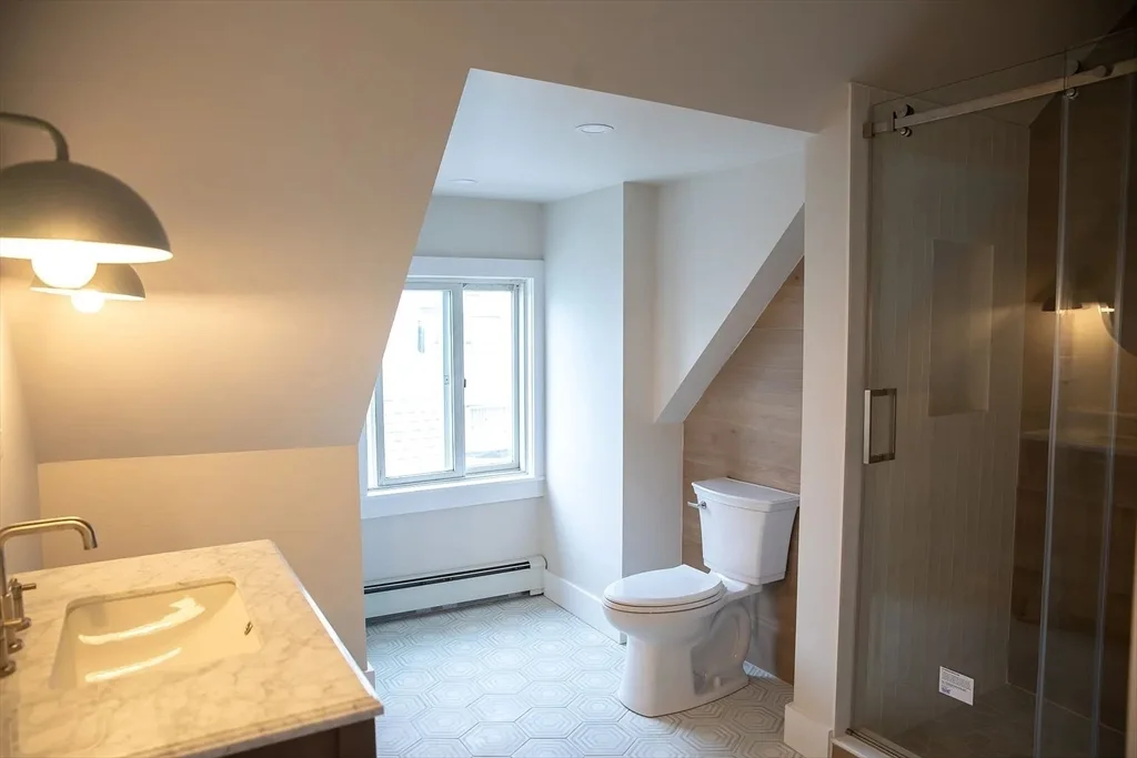 Studio bed, 1 bath apartment for rent at 41 Fernwood Ave Unit 3, Revere — photo 6 of 11