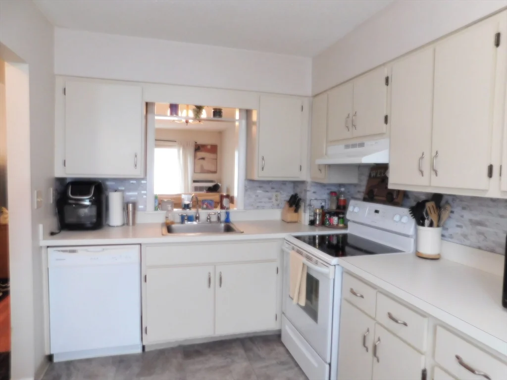 2 bed, 1 bath apartment for rent at 41 Foundry St Unit 14-10, Easton — photo 6 of 14
