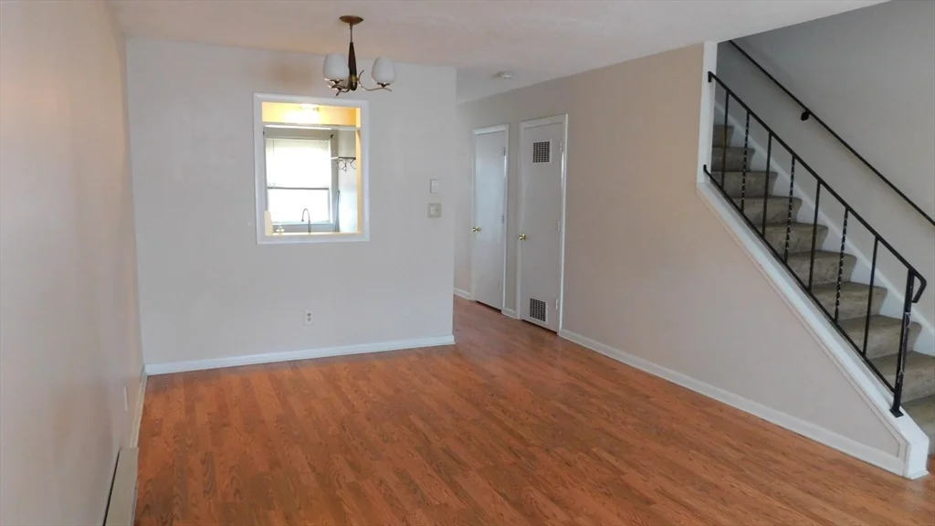2 bed, 1 bath apartment for rent at 41 Foundry St Unit 14-10, Easton — photo 11 of 14