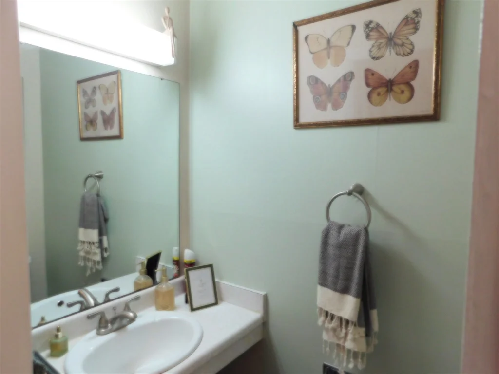 2 bed, 1 bath apartment for rent at 41 Foundry St Unit 14-10, Easton — photo 7 of 14
