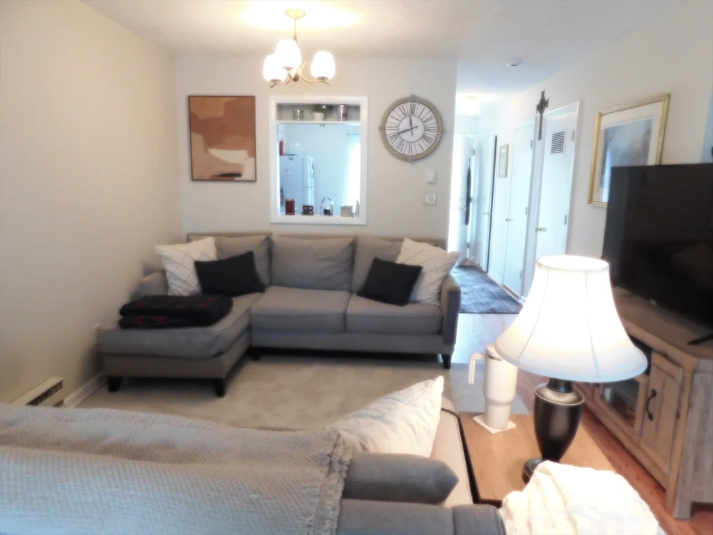 2 bed, 1 bath apartment for rent at 41 Foundry St Unit 14-10, Easton — photo 8 of 14