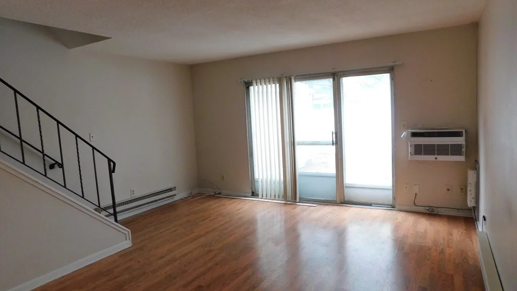 2 bed, 1 bath apartment for rent at 41 Foundry St Unit 14-10, Easton — photo 2 of 14