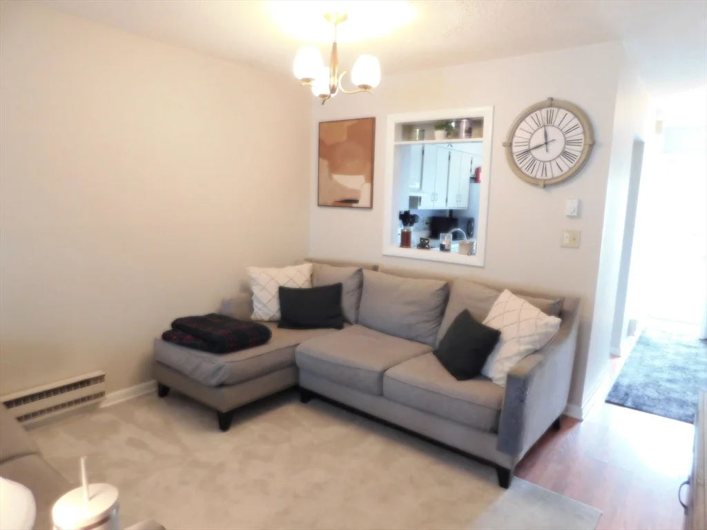 2 bed, 1 bath apartment for rent at 41 Foundry St Unit 14-10, Easton — photo 9 of 14