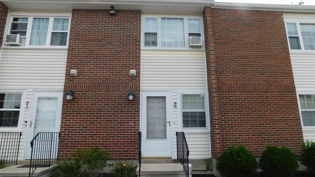 2 bed, 1 bath apartment for rent at 41 Foundry St Unit 14-10, Easton — photo 1 of 14