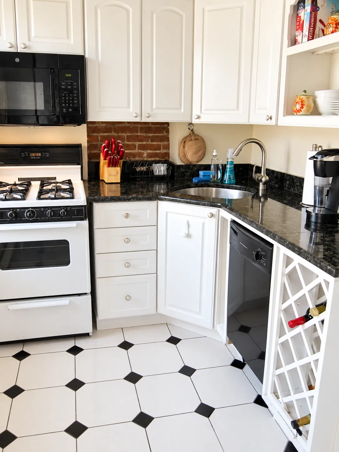 2 bed, 1 bath apartment for rent at 41 Garden St Unit 10, Beacon Hill — photo 6 of 8