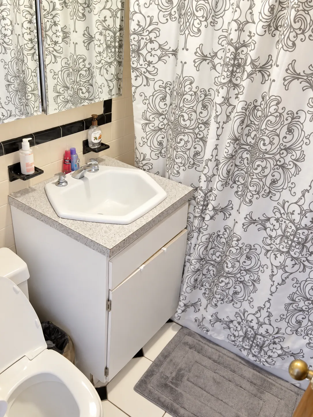 2 bed, 1 bath apartment for rent at 41 Garden St Unit 10, Beacon Hill — photo 3 of 8