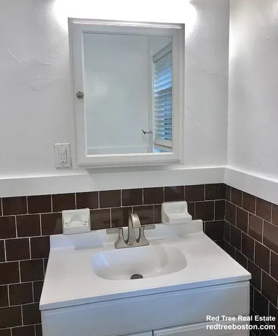 3 bed, 1 bath apartment for rent at 41 Gordon St Unit 3, Allston — photo 17 of 22