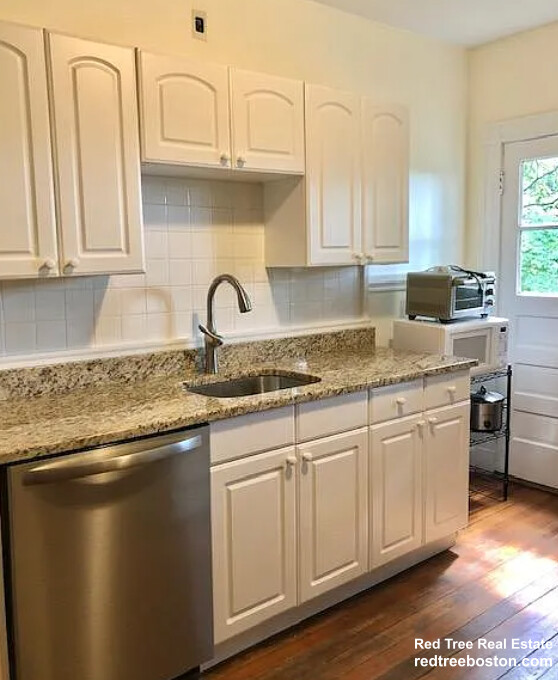 3 bed, 1 bath apartment for rent at 41 Gordon St Unit 3, Allston — photo 5 of 22