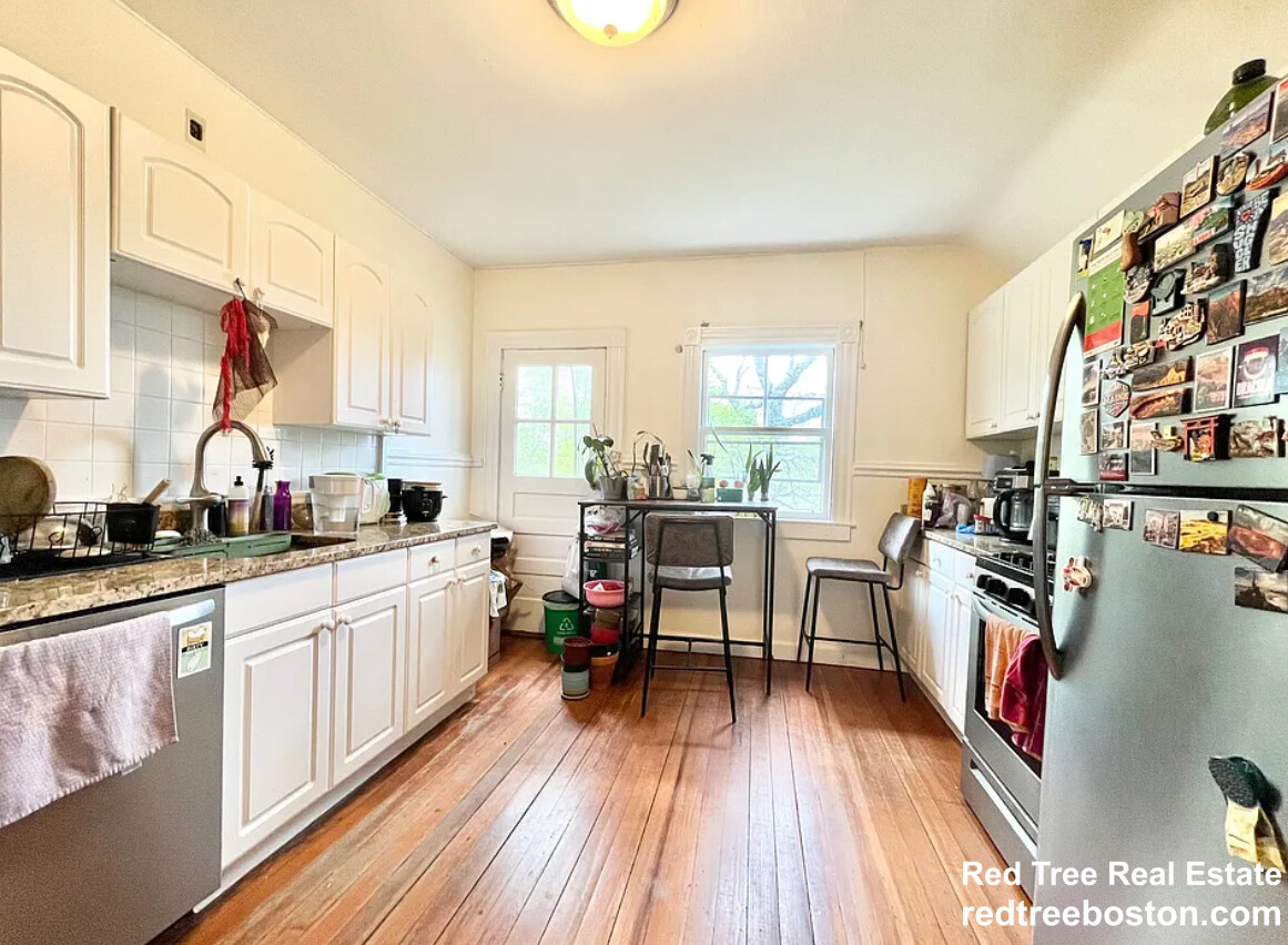 3 bed, 1 bath apartment for rent at 41 Gordon St Unit 3, Allston