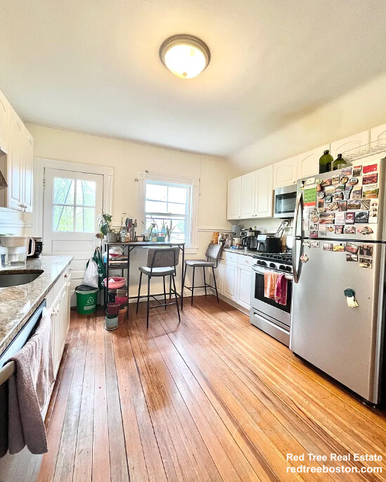 3 bed, 1 bath apartment for rent at 41 Gordon St Unit 3, Allston — photo 3 of 22