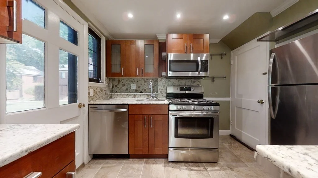 2 bed, 1 bath apartment for rent at 41 Grant Ave Unit 41, Watertown — photo 2 of 10